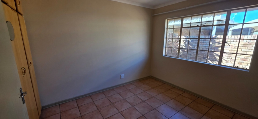 2 Bedroom Property for Sale in Heuwelsig Free State